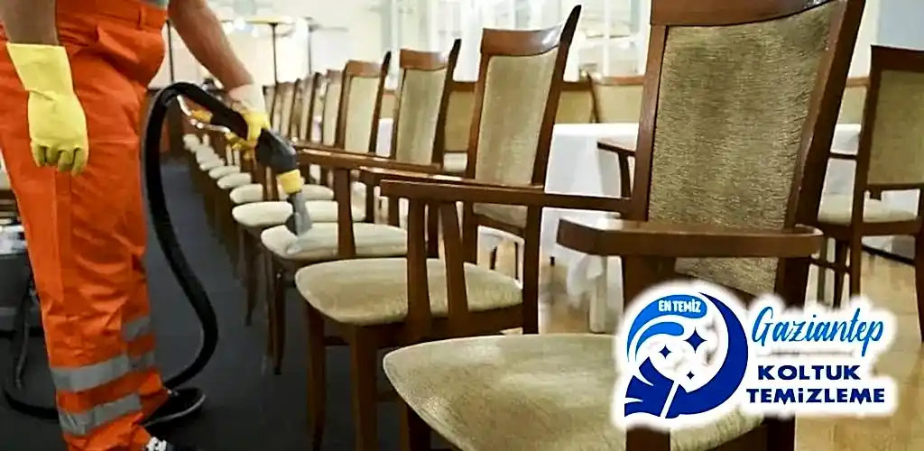 Kafe restoran sandalye temizleme